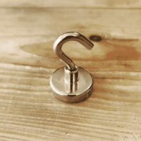 Magneethaak in pot met een doorsnede van 32mm