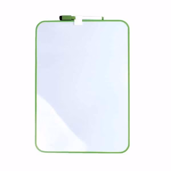 Whiteboard met magnetische strips op de achterzijde en een groene rand