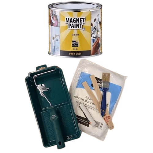 Pot mer magneetverf en alle verfmaterialen die nodig zijn om een magneetmuur te maken