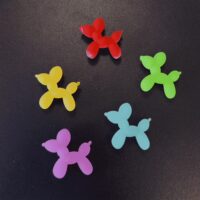 Koelkastmagneten balloon dog in kleuren geel, rood, paart, blauw en groen