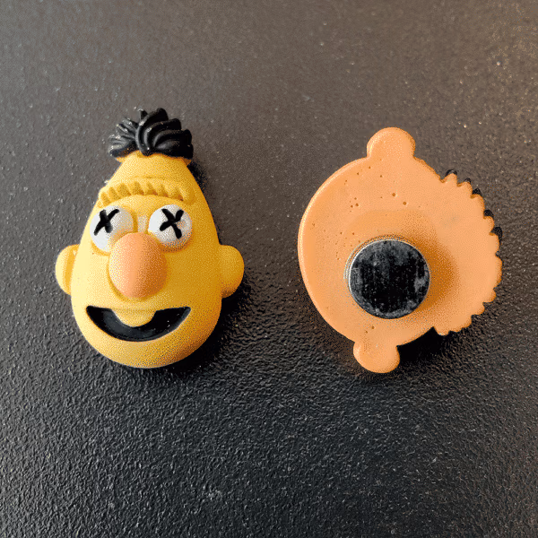 Koelkastmagneet van het hoofd van Bert (van Ernie uit Sesamstraat)