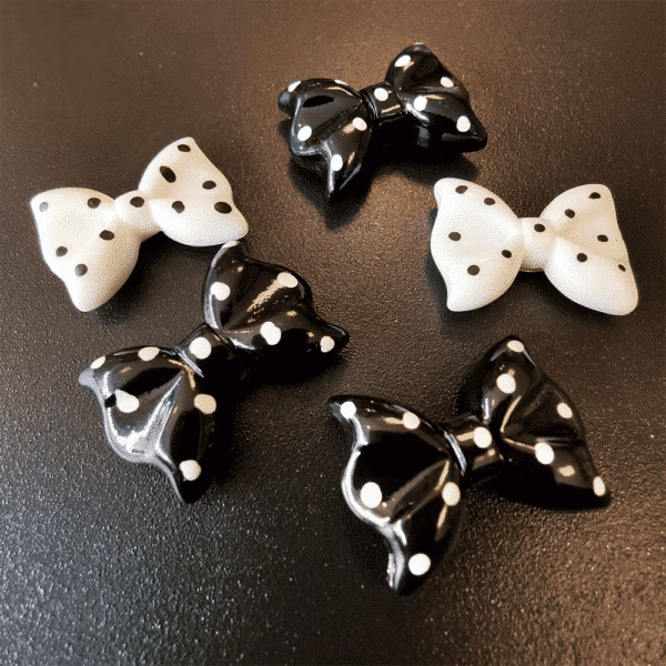 Koelkastmagneetjes strikjes zwart en wit