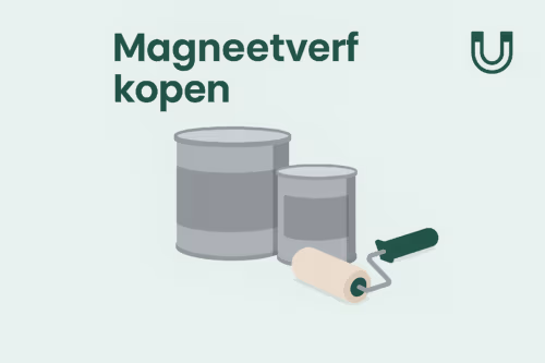Minimalistische illustratie van magneetverf kopen, met twee grijze verfblikken en een veloursroller op een mintgroene achtergrond, ontworpen in de huisstijl van MagneetjesWinkel.nl.